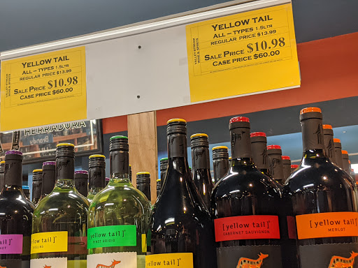 Liquor Store «Valley Stream Wine & Liquor», reviews and photos, 263 W Merrick Rd, Valley Stream, NY 11580, USA