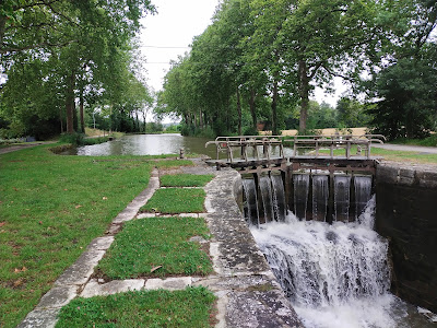 Écluse de Laurens à Mas-Saintes-Puelles