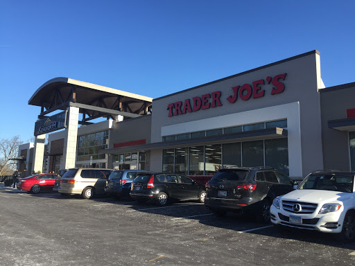 Shopping Mall «The Shops At Kenilworth», reviews and photos, 800 Kenilworth Dr, Towson, MD 21204, USA