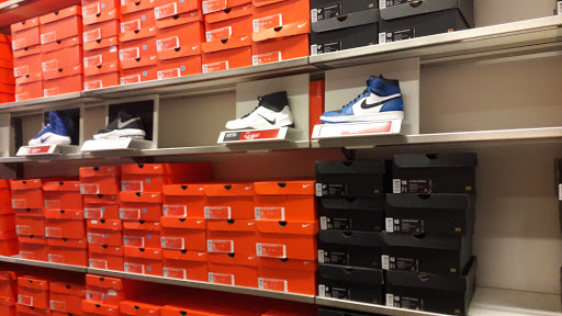 Clothing Store «Nike Factory Store», reviews and photos, 7105 Mills Civic Pkwy #140, West Des Moines, IA 50266, USA
