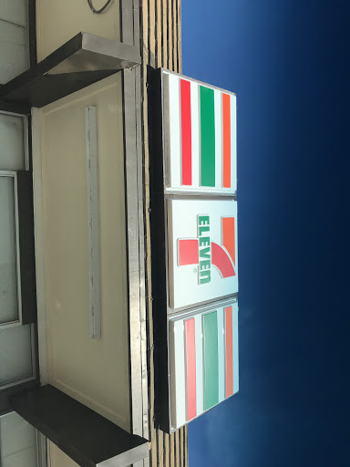 Convenience Store «7-Eleven», reviews and photos, 689 Queens Ave, Yuba City, CA 95991, USA