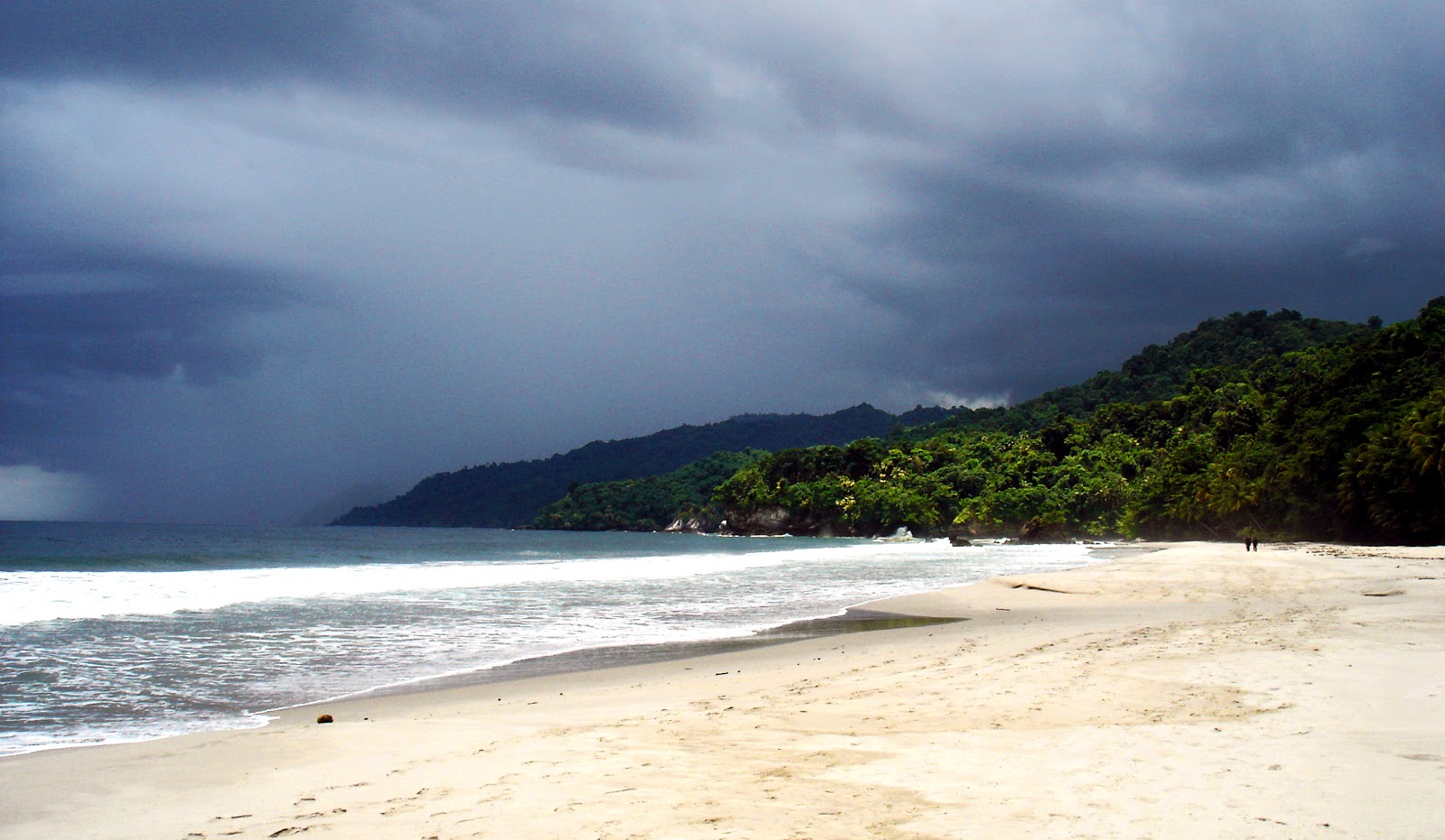 Φωτογραφία του Gran Tacarib με φωτεινή άμμος επιφάνεια