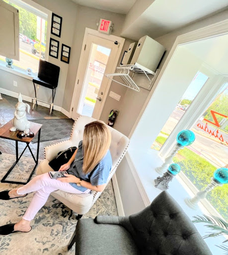 Beauty Salon «Splitenz Salon Studio», reviews and photos, 25 E Main St, Clinton, NJ 08809, USA