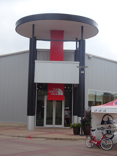 Clothing Store «The North Face», reviews and photos, 702 N Midvale Blvd, Madison, WI 53705, USA