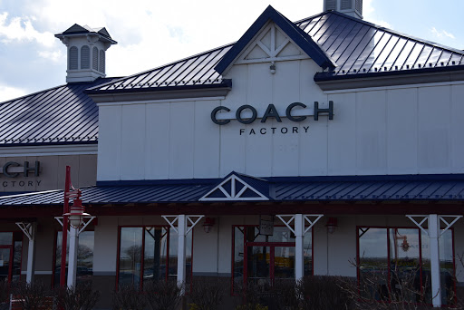 Outlet Mall «Tanger Outlet Jeffersonville», reviews and photos, 8000 Factory Shops Blvd, Jeffersonville, OH 43128, USA