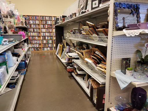 Thrift Store «St Vincent De Paul - West Broadway Thrift Store», reviews and photos, 2345 W Broadway, Eugene, OR 97402, USA