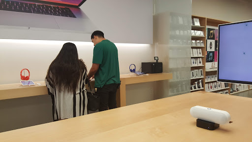 Computer Store «Apple La Cantera», reviews and photos, 15900 La Cantera Pkwy, San Antonio, TX 78256, USA