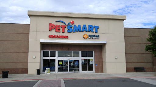 PetSmart, 3101 Market Center Drive, Morrisville, NC 27560, USA, 