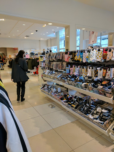 Clothing Store «Forever 21», reviews and photos, 757 Spectrum Center Dr, Irvine, CA 92618, USA