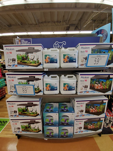 Pet Supply Store «Petco Animal Supplies», reviews and photos, 1820 N Tomahawk Island Dr, Portland, OR 97217, USA