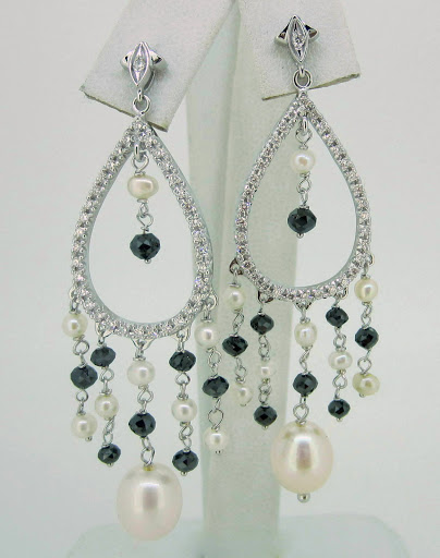 Pawn Shop «Valencia Jewelry MFG», reviews and photos, 116 W 4th St, Santa Ana, CA 92701, USA