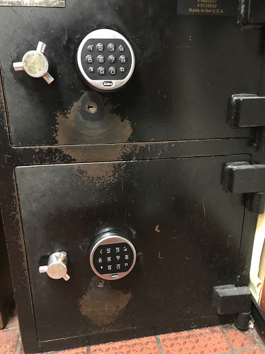 Locksmith «Quick Key Locksmith Chicago», reviews and photos, 1451 W Irving Park Rd, Chicago, IL 60613, USA