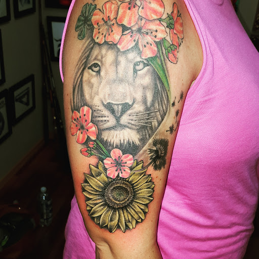 Tattoo Shop «Clovis Ink Tattoo», reviews and photos, 91 W Shaw Ave, Clovis, CA 93612, USA