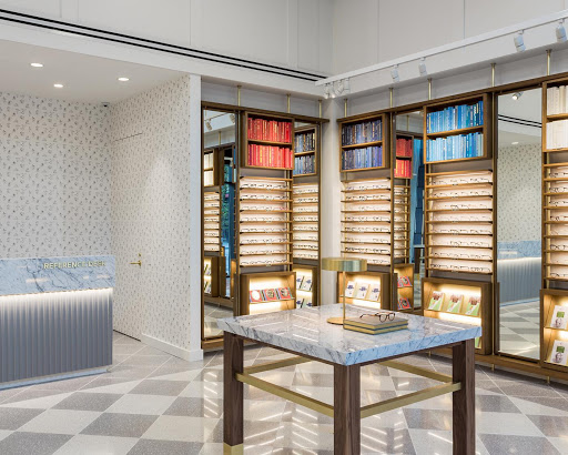 Eye Care Center «Warby Parker», reviews and photos, 1123 N State St, Chicago, IL 60610, USA