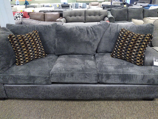 Furniture Store «Raymour & Flanigan Furniture and Mattress Clearance Center», reviews and photos, 8015 Oswego Rd, Liverpool, NY 13090, USA