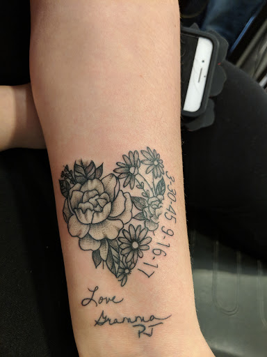 Tattoo Shop «Pincushns», reviews and photos, 214 College Ave, Holland, MI 49423, USA