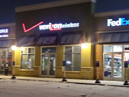 Cell Phone Store «Verizon», reviews and photos, 599 Northtown Dr NE #400, Blaine, MN 55434, USA