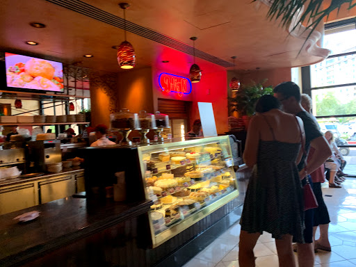 Restaurant «The Cheesecake Factory», reviews and photos, 2402 East Camelback, Phoenix, AZ 85016, USA