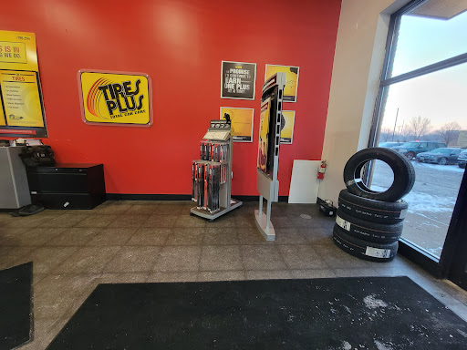 Tire Shop «Tires Plus», reviews and photos, 2730 Lincoln Dr, Roseville, MN 55113, USA
