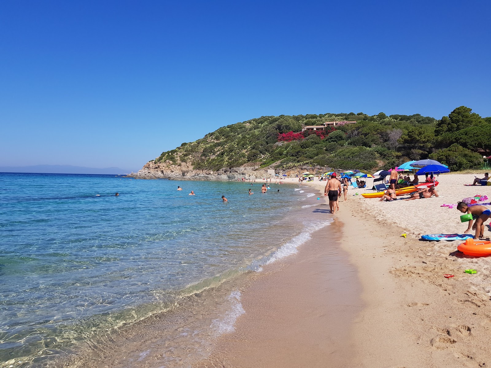 Fotografija Spiaggia di Marongiu z visok stopnjo čistoče