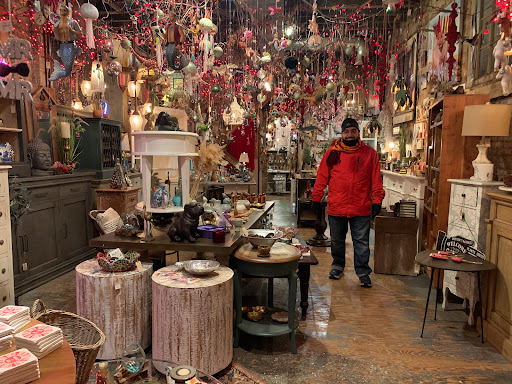 Home Goods Store «Red Tree Furniture», reviews and photos, 701 E Market St, Louisville, KY 40202, USA