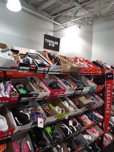 Shoe Store «Off Broadway Shoe Warehouse», reviews and photos, 21 Curtner Ave, San Jose, CA 95125, USA