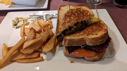 Steak House «Twisted Fish Steakhouse and Sports Lounge», reviews and photos, 311 Broadway St, Seaside, OR 97138, USA