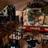 Atmosphère du Restaurant La Petite Cave di San Giovanni à Gémenos - n°2