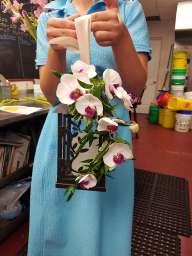 Florist «Flowers by Emily LLC», reviews and photos, 15620 W High St, Middlefield, OH 44062, USA