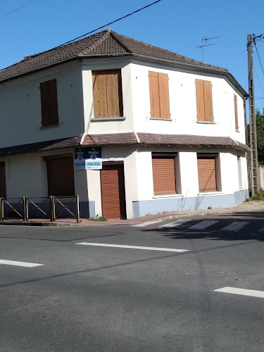 Melanie Pereira IMMOBILIER iad France CHANTELOUP-LES-VIGNES à Triel-sur-Seine