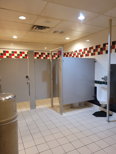 Bowling Alley «Luxury Lanes & Lounge Inc», reviews and photos, 600 E 9 Mile Rd, Ferndale, MI 48220, USA