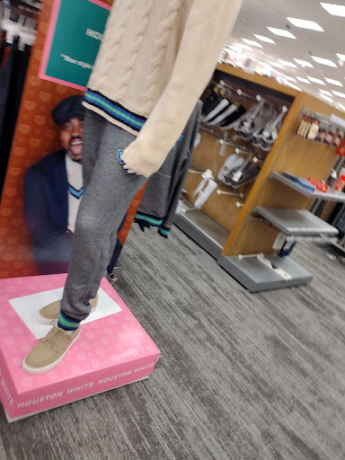 Department Store «Target», reviews and photos, 999 Corporate Dr, Westbury, NY 11590, USA