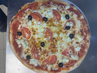 Pepperoni du Pizzas à emporter Distributeur de pizza 24/24 DELICIA PIZZA à Montrond-les-Bains - n°1