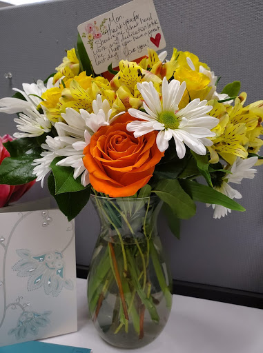 Florist «LUSH BOUQUET Flowers Downtown Phoenix», reviews and photos, 201 N Central Ave, Phoenix, AZ 85004, USA