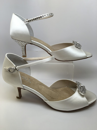 Shoe Store «Signature Shoes», reviews and photos, 271 Westwood Ave, Westwood, NJ 07675, USA