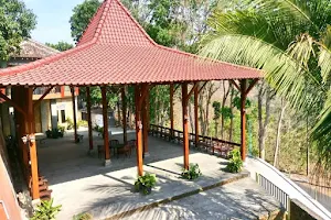 Bina Karya Guesthouse Syariah image