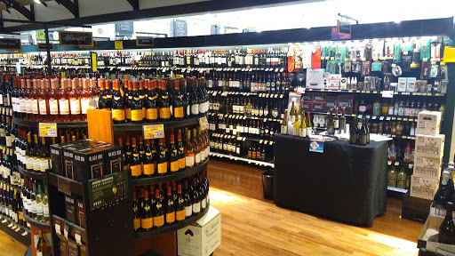 Grocery Store «Harris Teeter», reviews and photos, 2080 Kildaire Farm Rd, Cary, NC 27511, USA