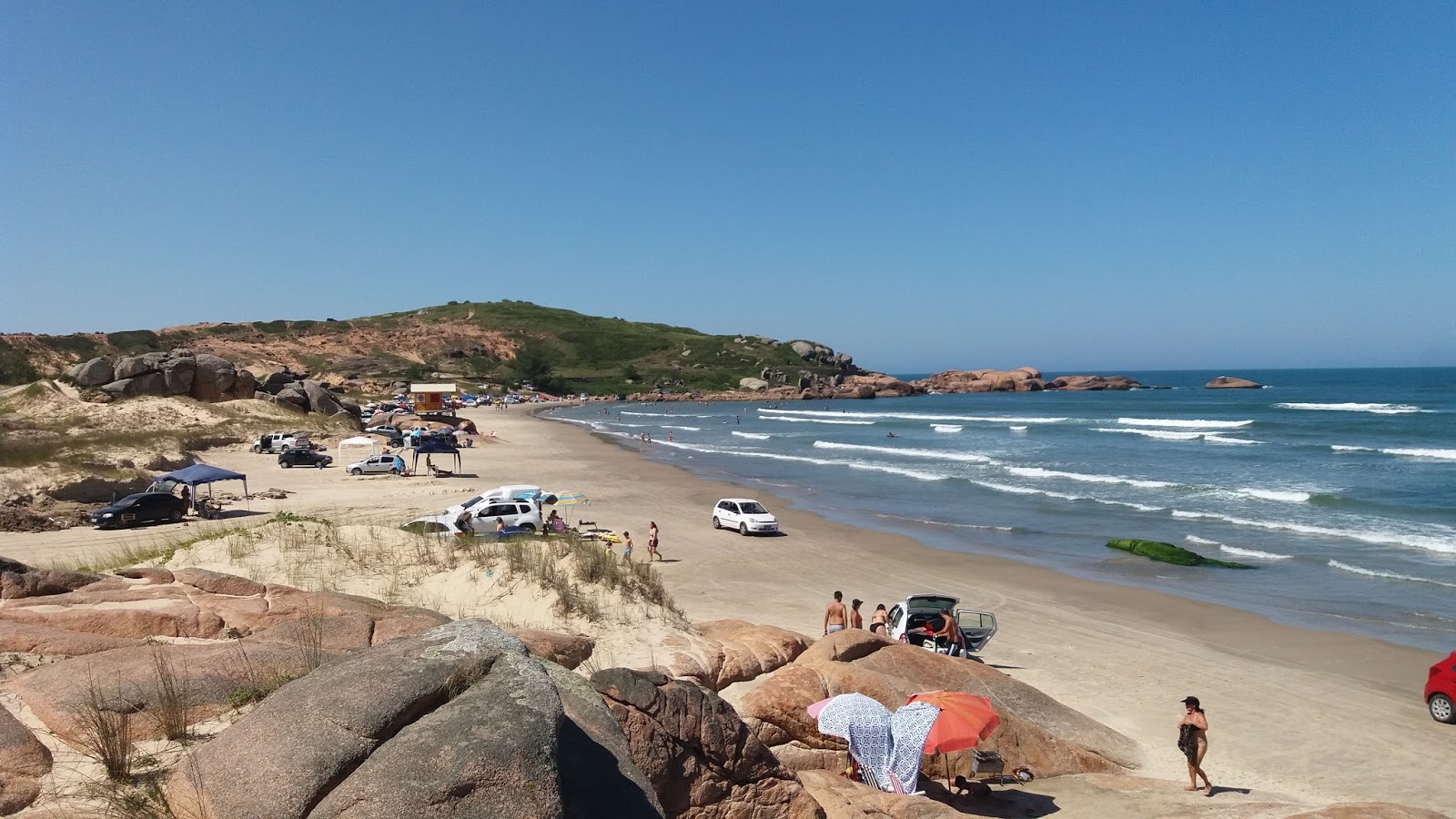 Foto van Praia de Gi met helder zand oppervlakte