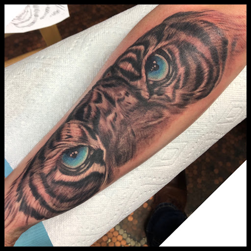 Tattoo Shop «Tried and True Tattoo», reviews and photos, 2289 Peachtree Rd, Atlanta, GA 30309, USA