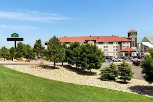 La Quinta Inn & Suites by Wyndham Rapid City image