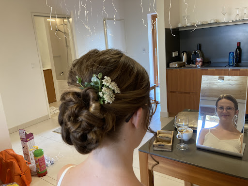 DIE HAARSCHNEIDERIN - Der Boutique Frisör In Ehrenhausen