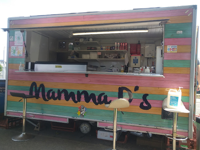 Comments and reviews of Mamma D's Burger Van