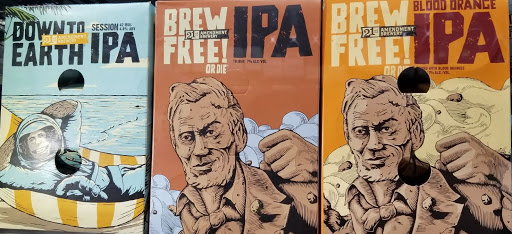 Liquor Store «Gold Crown Liquors Store», reviews and photos, 3425 N Clark St, Chicago, IL 60657, USA