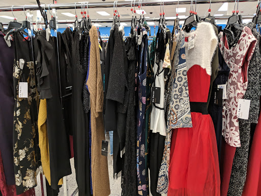Clothing Store «Ross Dress for Less», reviews and photos, 257 N Weber Rd, Bolingbrook, IL 60490, USA