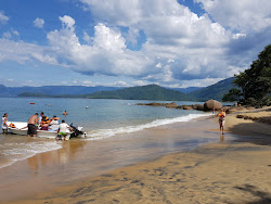 Photo de Praia de Picinguaba protégé par des falaises