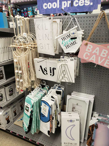 Variety Store «Five Below», reviews and photos, 1730 W Fullerton Ave #17, Chicago, IL 60614, USA