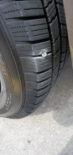 Tire Shop «Discount Tire Store - Bee Cave, TX», reviews and photos, 3922 Ranch Rd 620 S, Bee Cave, TX 78738, USA