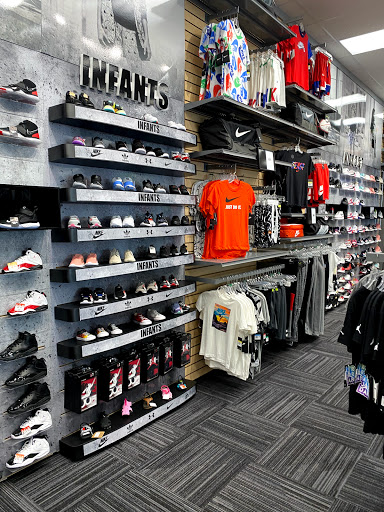 Shoe Store «Hibbett Sports», reviews and photos, 3415 13th St, St Cloud, FL 34769, USA