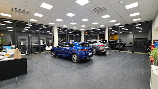 Photo 1 - Renault Saint Laurent Autos