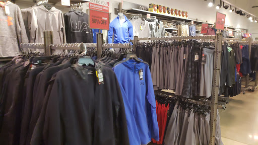 Clothing Store «Under Armour Factory House», reviews and photos, 5220 Fashion Outlets Way #1135, Rosemont, IL 60018, USA